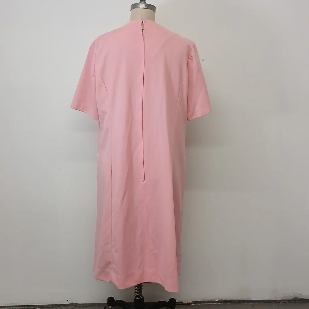 Vintage Eileen Scott Pink Polyester House Dress with Faux Pockets / Size 22 1/2